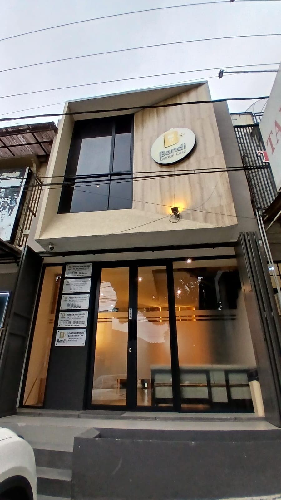 Tampak Depan Dental Care